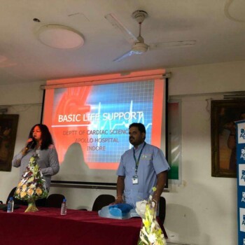 Dr. Sarita Rao, Interventional Cardiologist, demonstrated the Basic Life Support procedure at the INCOME TAX COMMISSIONERS OFFICE